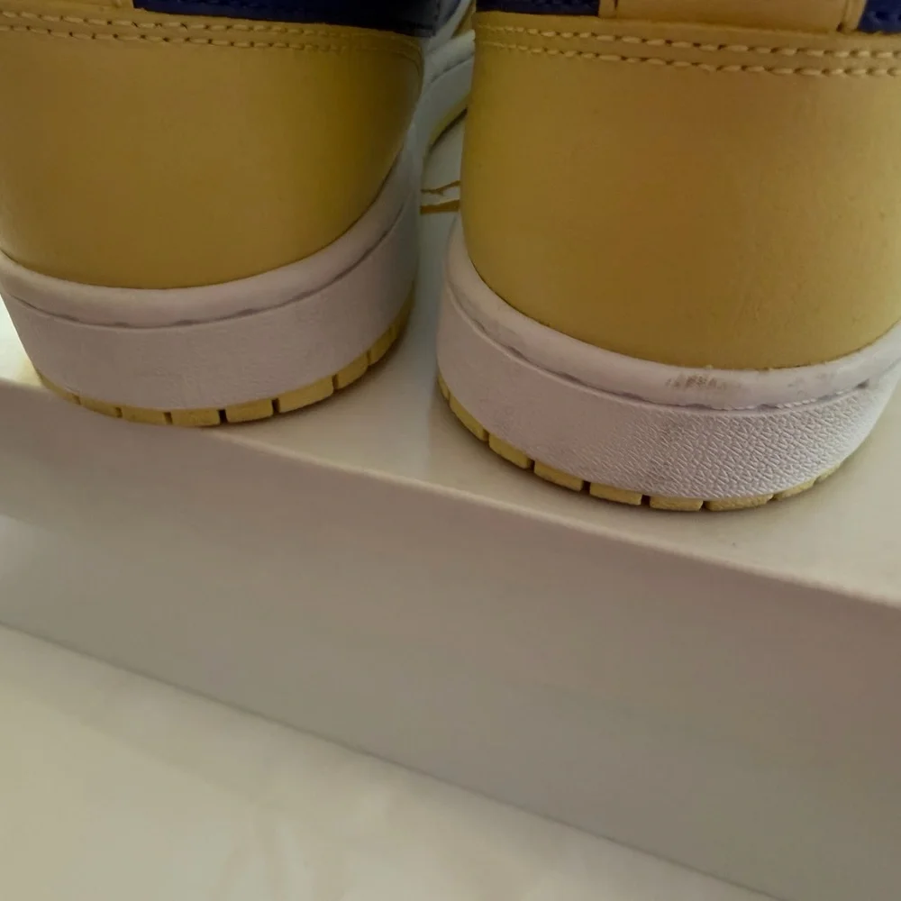 Nike Air Jordan 1 Mid, Lemon Wash - Picture 5 of 8